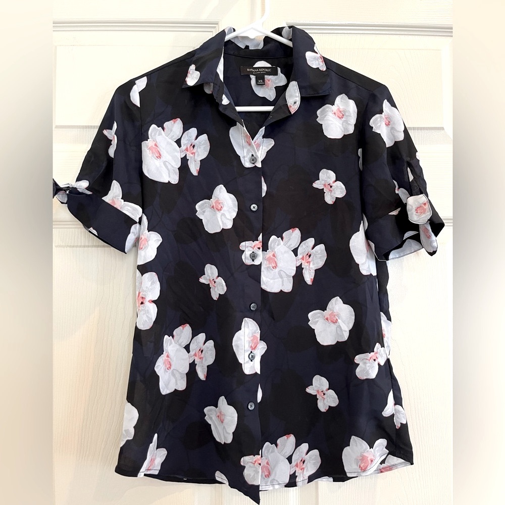 BANANA REPUBLIC tie sleeve blouse